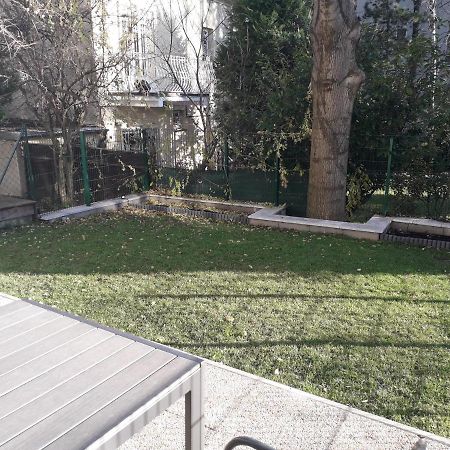 Appartamento Cosy Flat In The Quiet Area With Own Garden, Free Parking And Direct Public Transport Link To The Centre Vienna Esterno foto