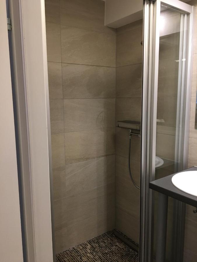 Appartamento Cosy Flat In The Quiet Area With Own Garden, Free Parking And Direct Public Transport Link To The Centre Vienna Esterno foto